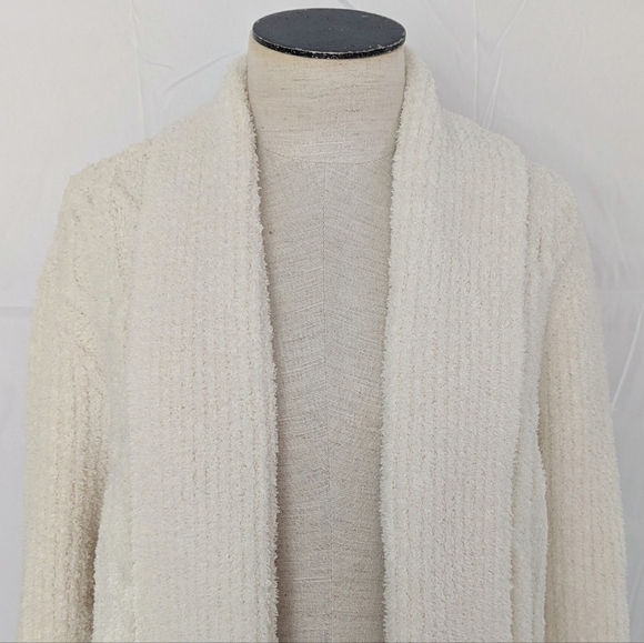 Barefoot Dreams Cardigan Cabin Cable CozyChic Knit Shawl Collar Cream L NWT - Picture 4 of 13